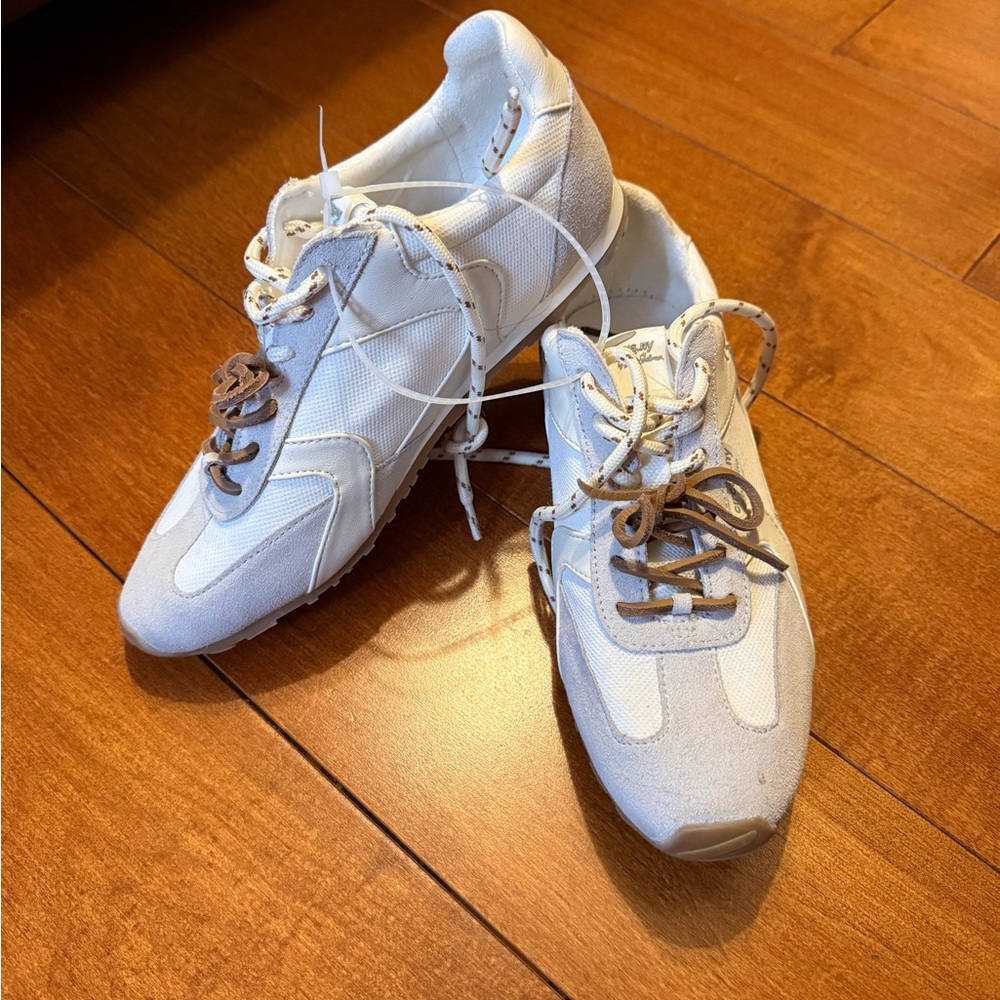 NWOT Circus by Sam Edelman White and Tan Sneakers sz 7